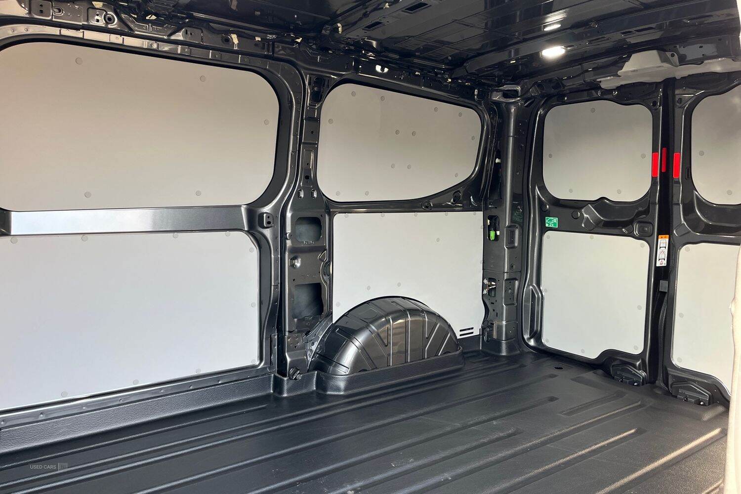 Dec 2024 Ford Transit Custom 100kW 65kWh H1 Van Limited Auto