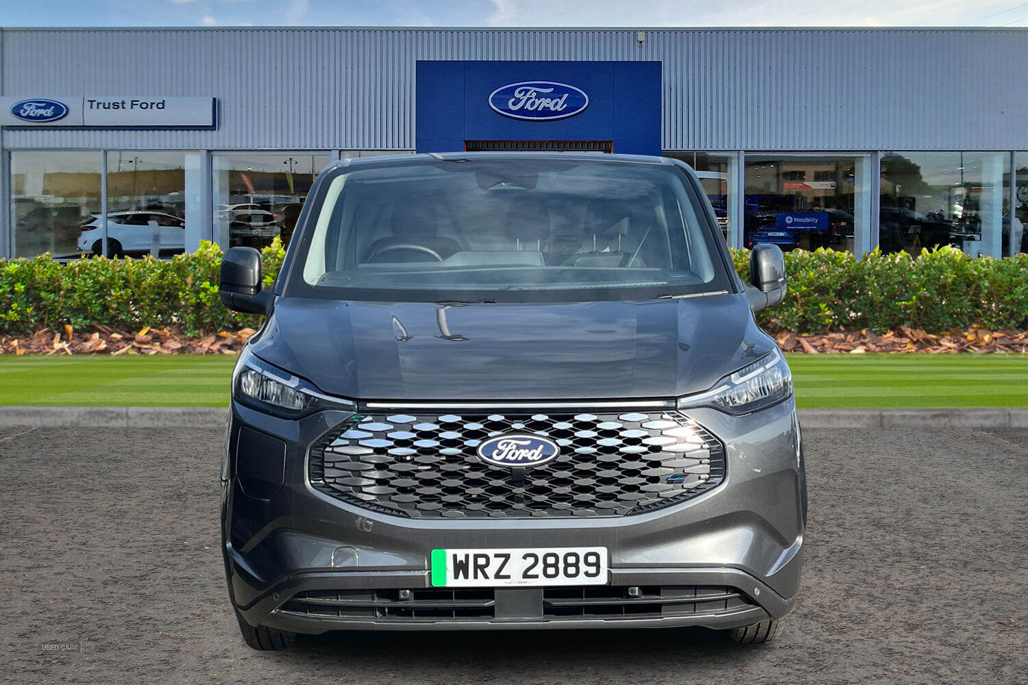 Dec 2024 Ford Transit Custom 100kW 65kWh H1 Van Limited Auto