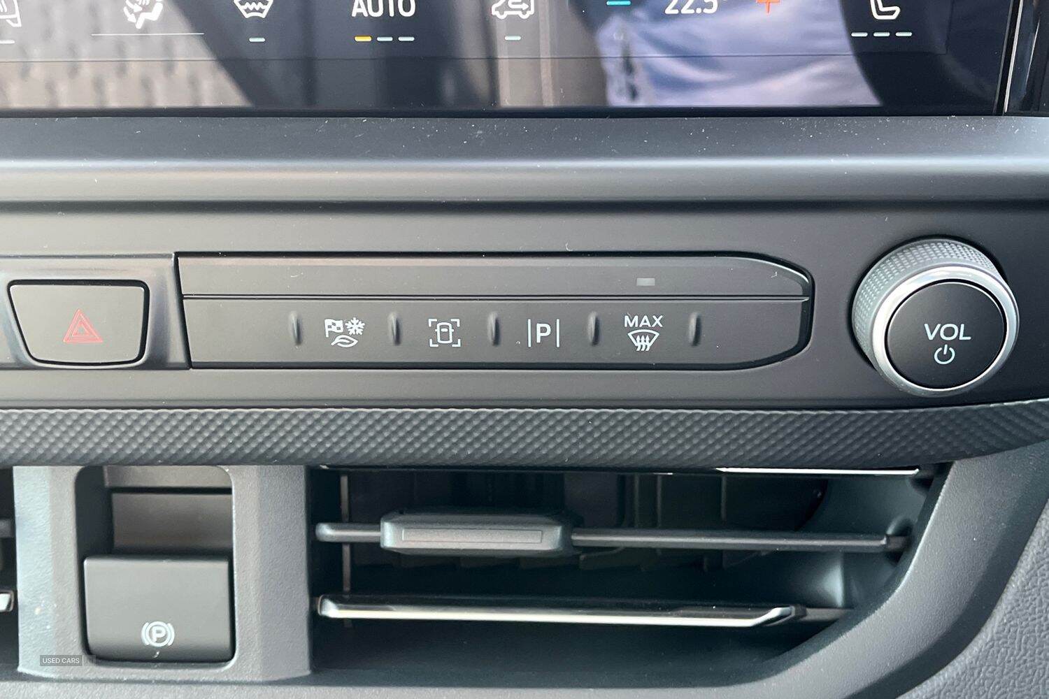 Dec 2024 Ford Transit Custom 100kW 65kWh H1 Van Limited Auto