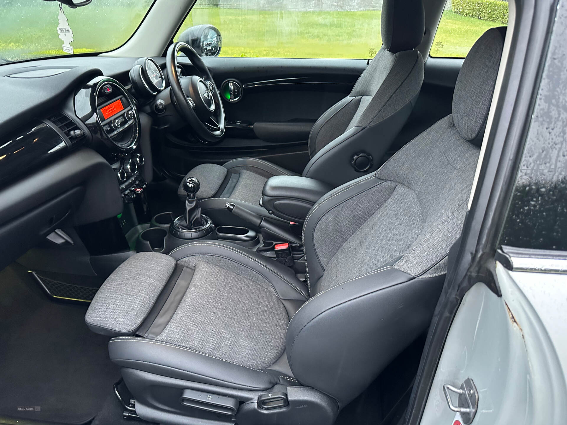 Oct 2015 MINI Hatch 1.5 Cooper D 3dr