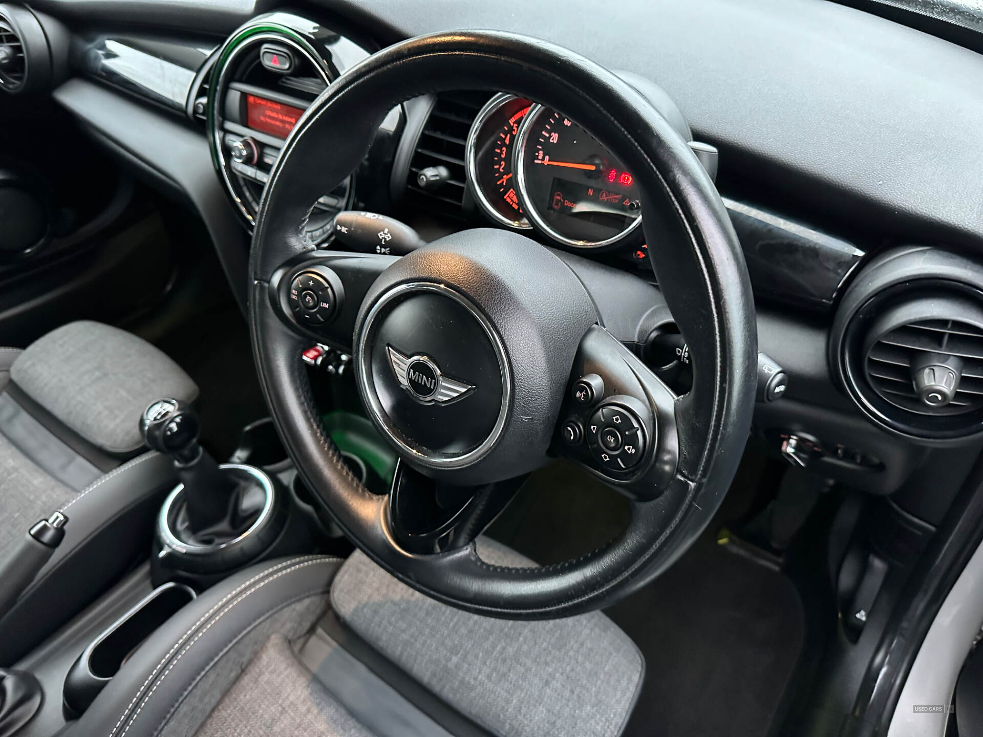 Oct 2015 MINI Hatch 1.5 Cooper D 3dr
