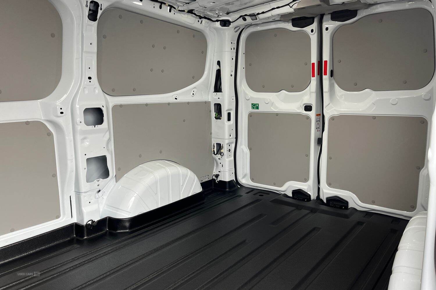 Dec 2024 Ford Transit Custom 100kW 65kWh H1 Van Limited Auto