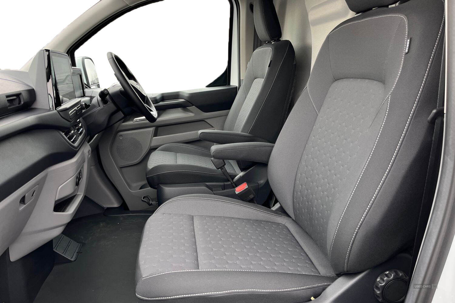Dec 2024 Ford Transit Custom 100kW 65kWh H1 Van Limited Auto