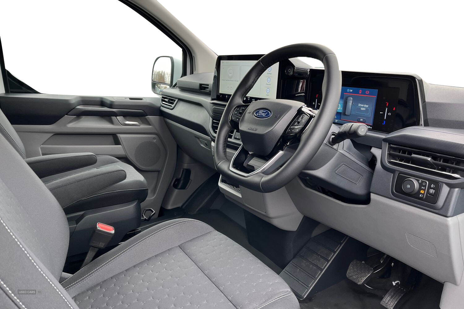 Dec 2024 Ford Transit Custom 100kW 65kWh H1 Van Limited Auto