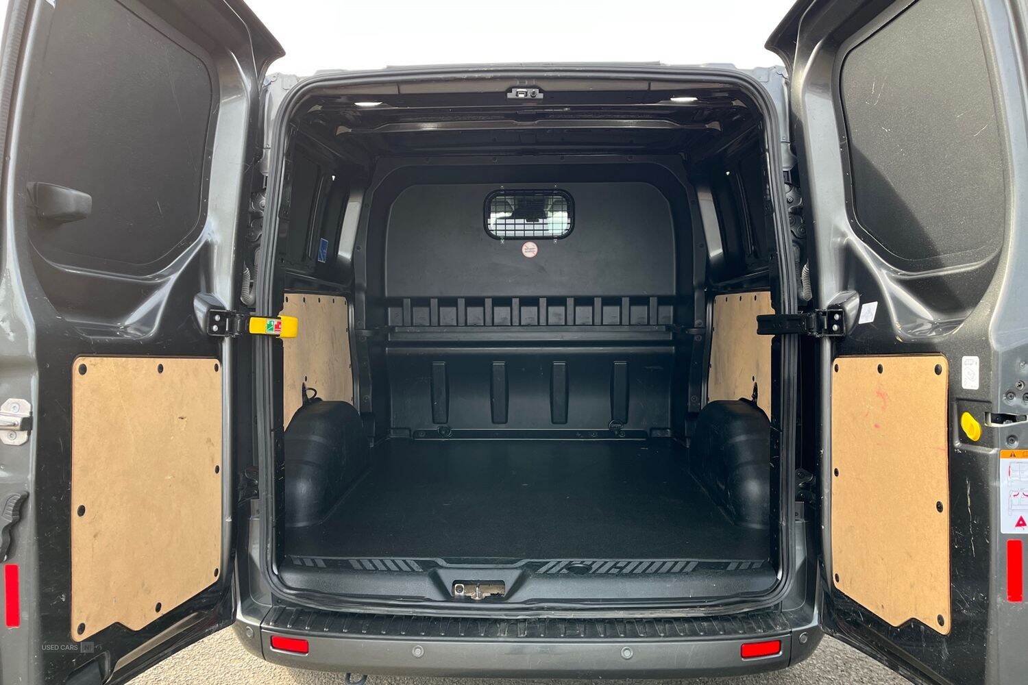 Nov 2022 Ford Transit Custom 2.0 EcoBlue 170ps Low Roof D/Cab Limited Van Auto