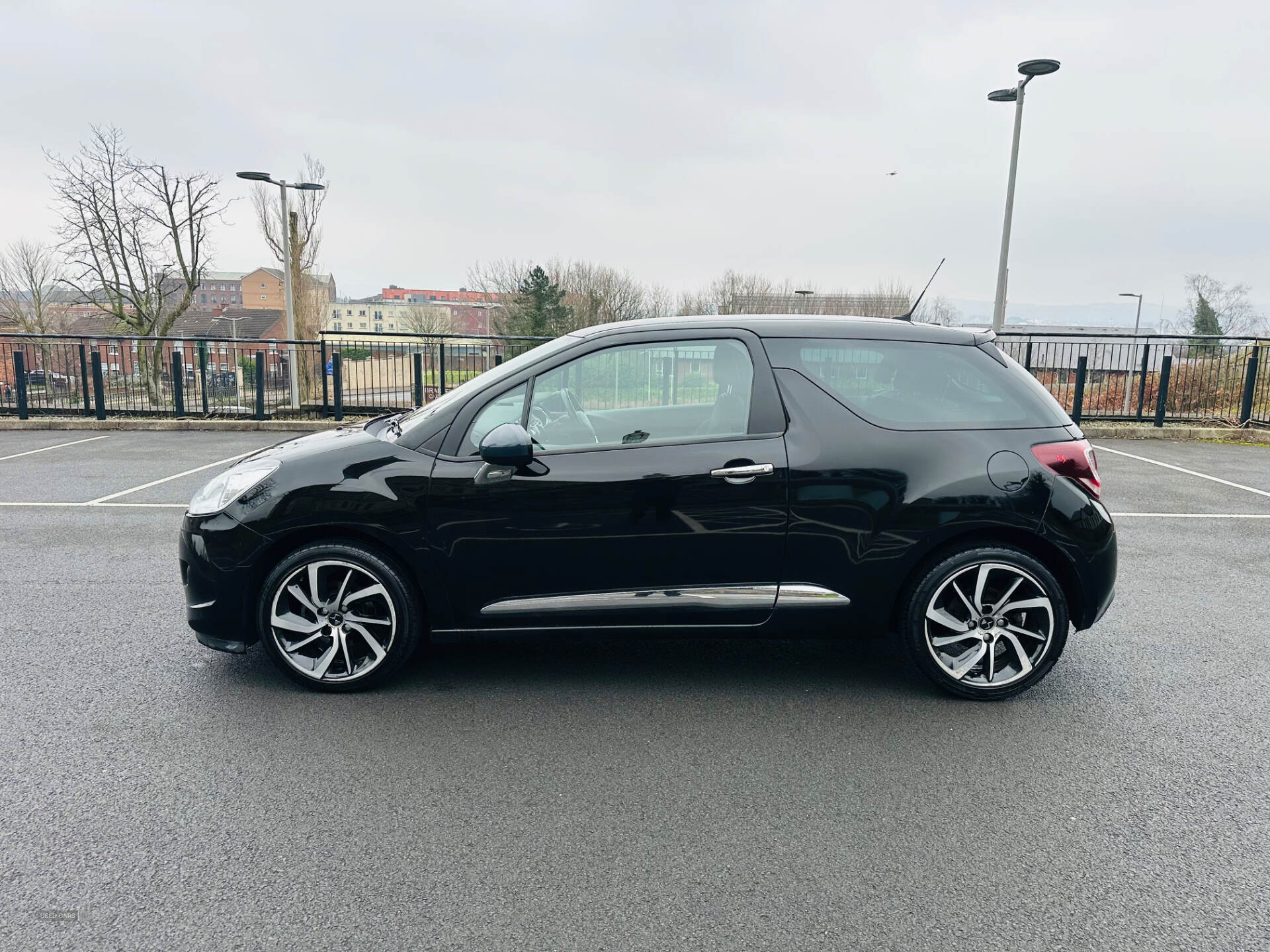 Nov 2015 DS 3 1.6 BlueHDi DStyle Nav 3dr