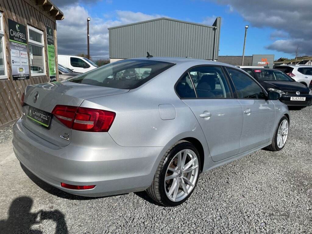 Dec 2014 Volkswagen Jetta 2.0 TDI SE 4dr