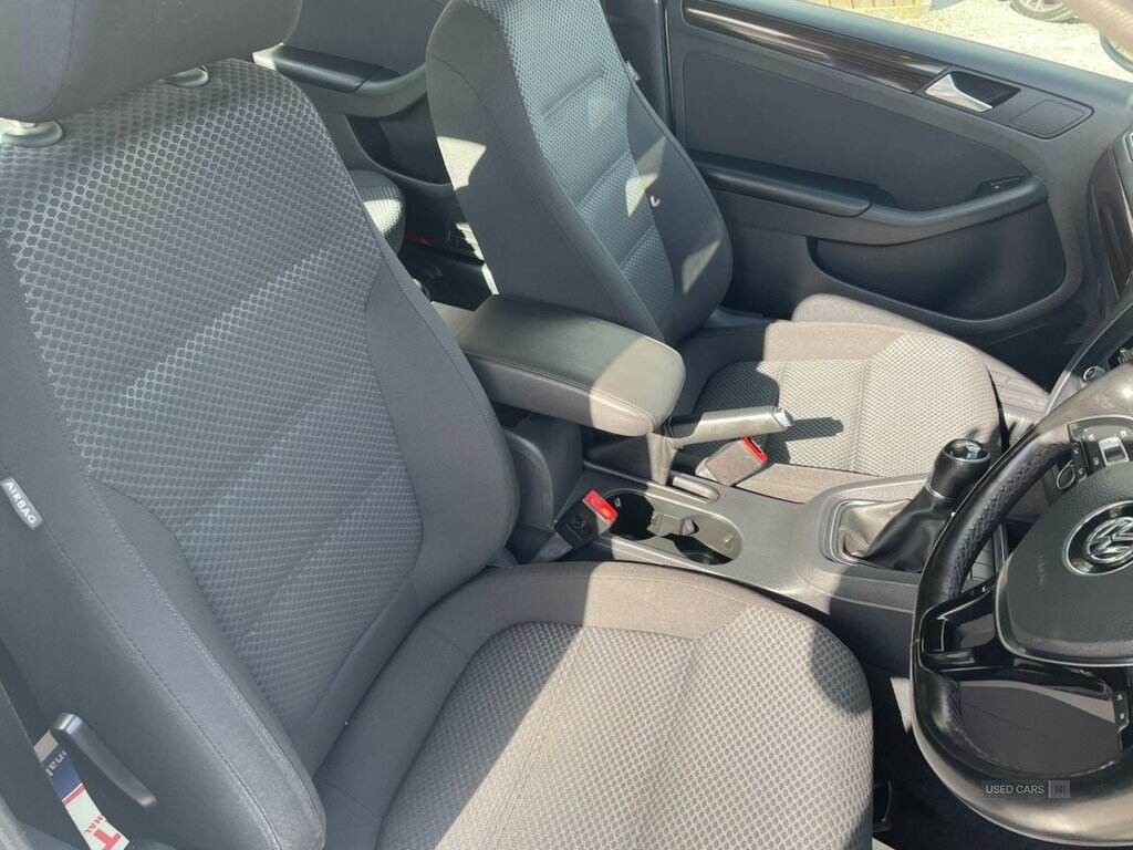 Dec 2014 Volkswagen Jetta 2.0 TDI SE 4dr