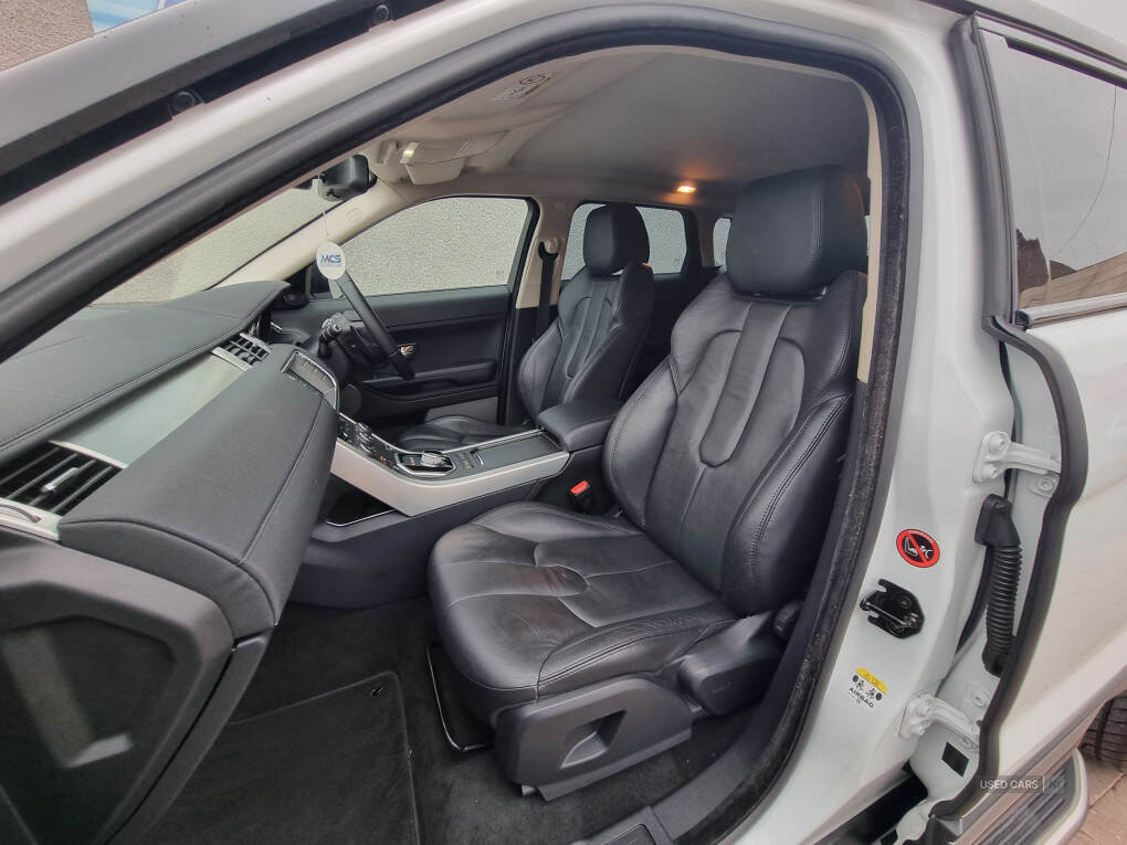 Oct 2014 Land Rover Range Rover Evoque 2.2 SD4 Pure 5dr Auto [9]