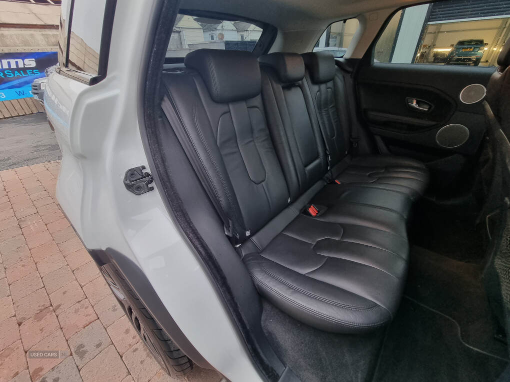 Oct 2014 Land Rover Range Rover Evoque 2.2 SD4 Pure 5dr Auto [9]