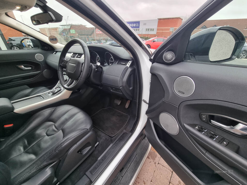 Oct 2014 Land Rover Range Rover Evoque 2.2 SD4 Pure 5dr Auto [9]