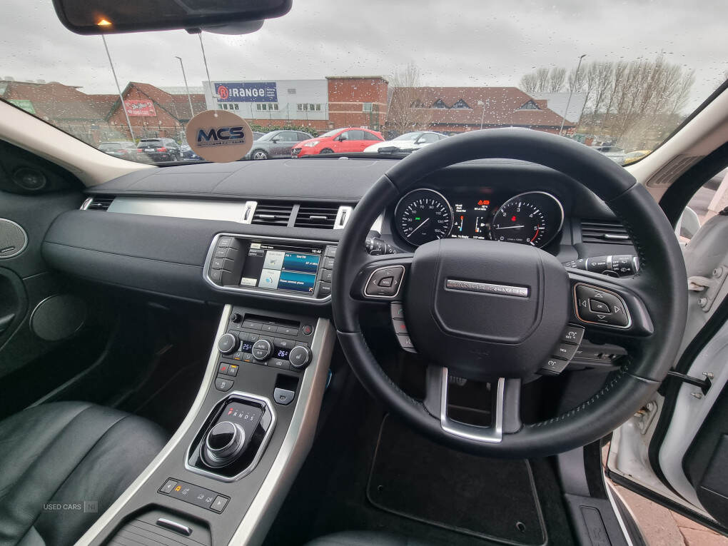 Oct 2014 Land Rover Range Rover Evoque 2.2 SD4 Pure 5dr Auto [9]
