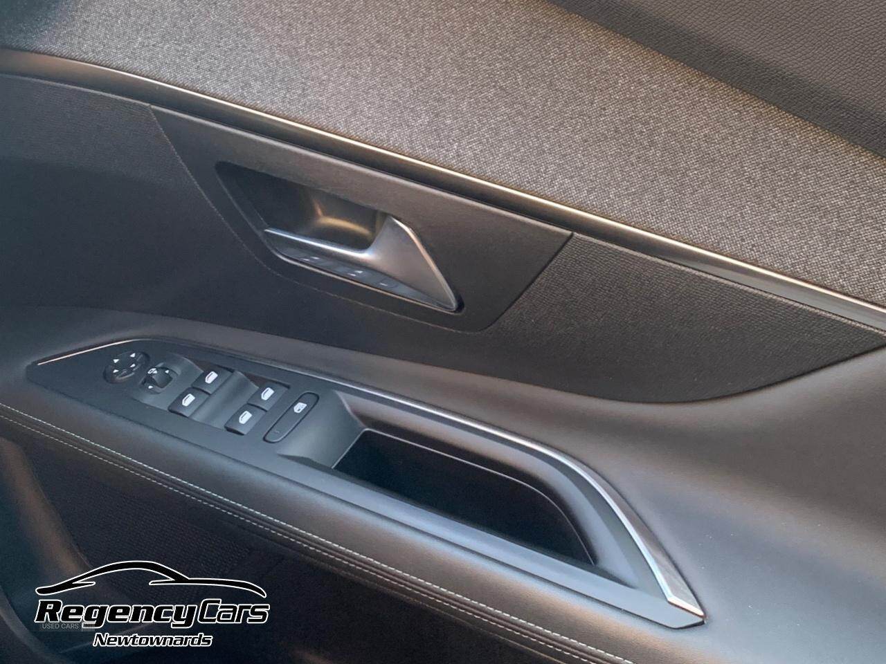 Nov 2021 Peugeot 3008 1.2 PureTech Allure Premium 5dr