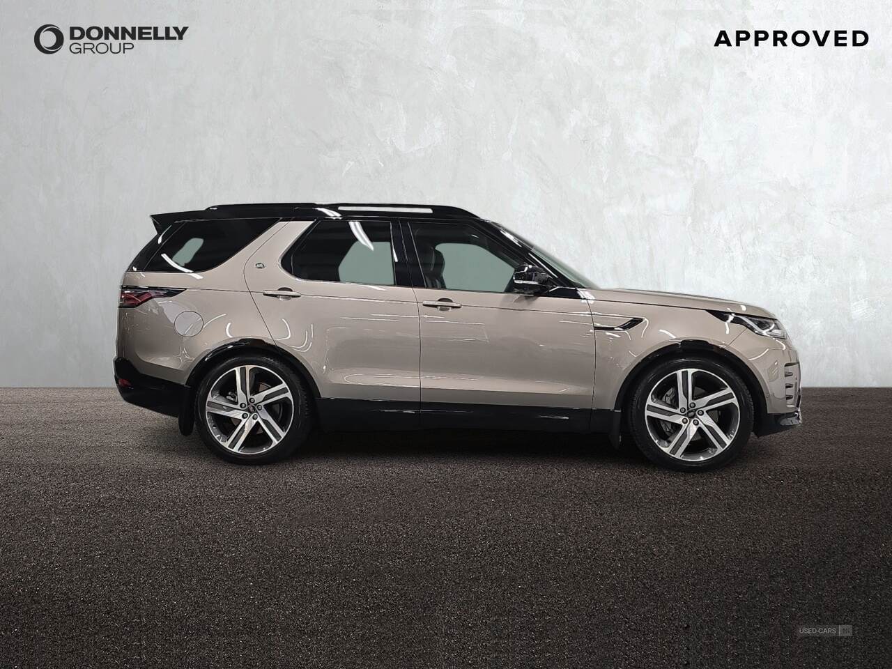 Mar 2023 Land Rover Discovery 3.0 D300 R-Dynamic HSE 5dr Auto