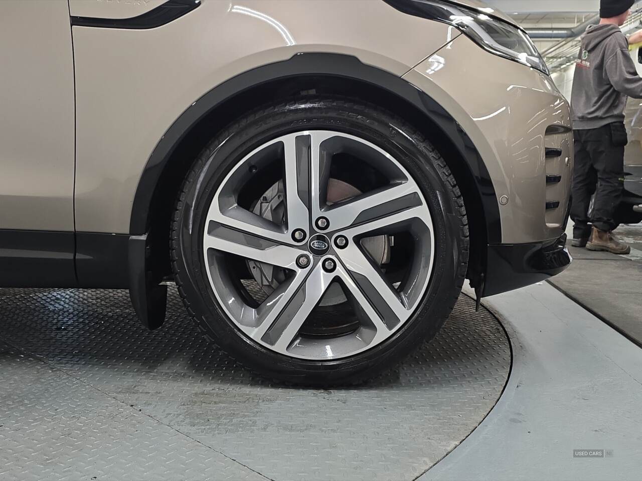 Mar 2023 Land Rover Discovery 3.0 D300 R-Dynamic HSE 5dr Auto
