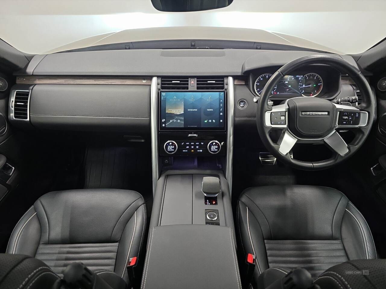 Mar 2023 Land Rover Discovery 3.0 D300 R-Dynamic HSE 5dr Auto