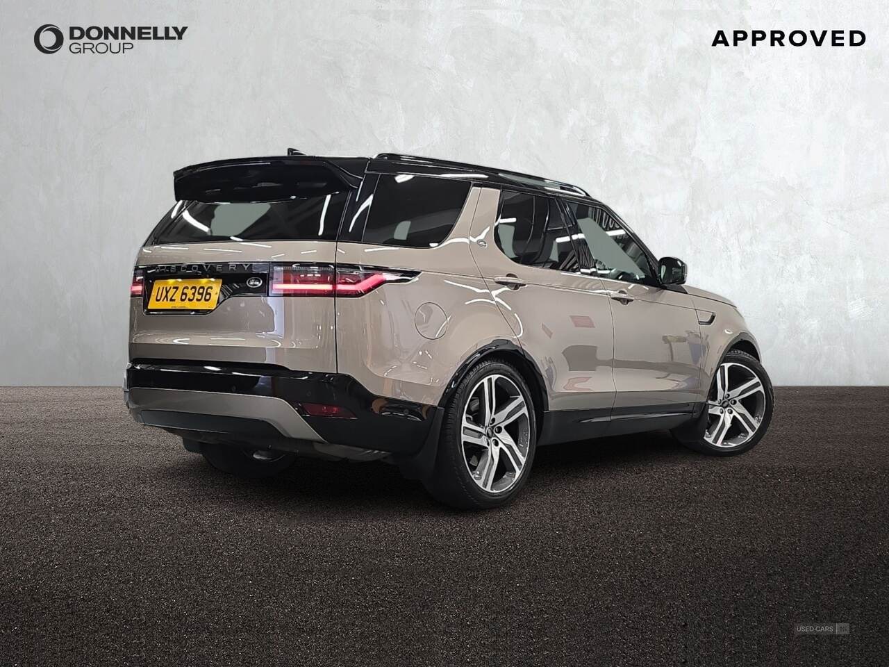 Mar 2023 Land Rover Discovery 3.0 D300 R-Dynamic HSE 5dr Auto