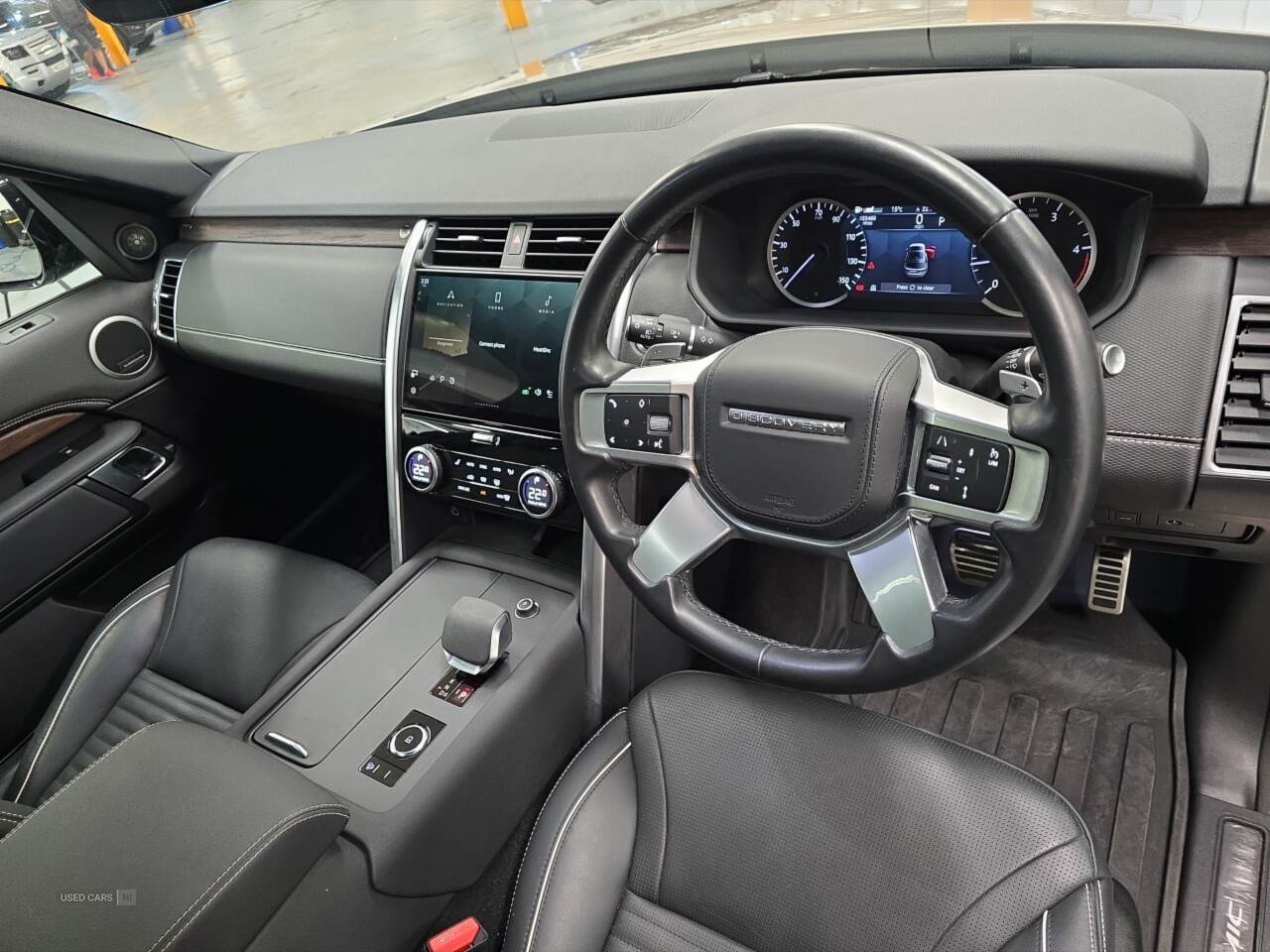 Mar 2023 Land Rover Discovery 3.0 D300 R-Dynamic HSE 5dr Auto