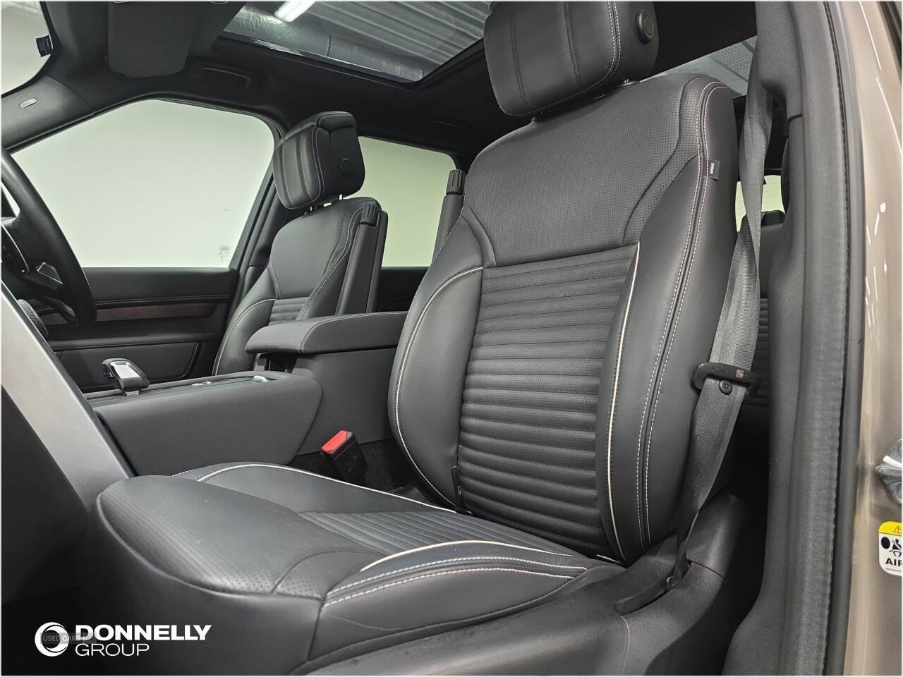 Mar 2023 Land Rover Discovery 3.0 D300 R-Dynamic HSE 5dr Auto