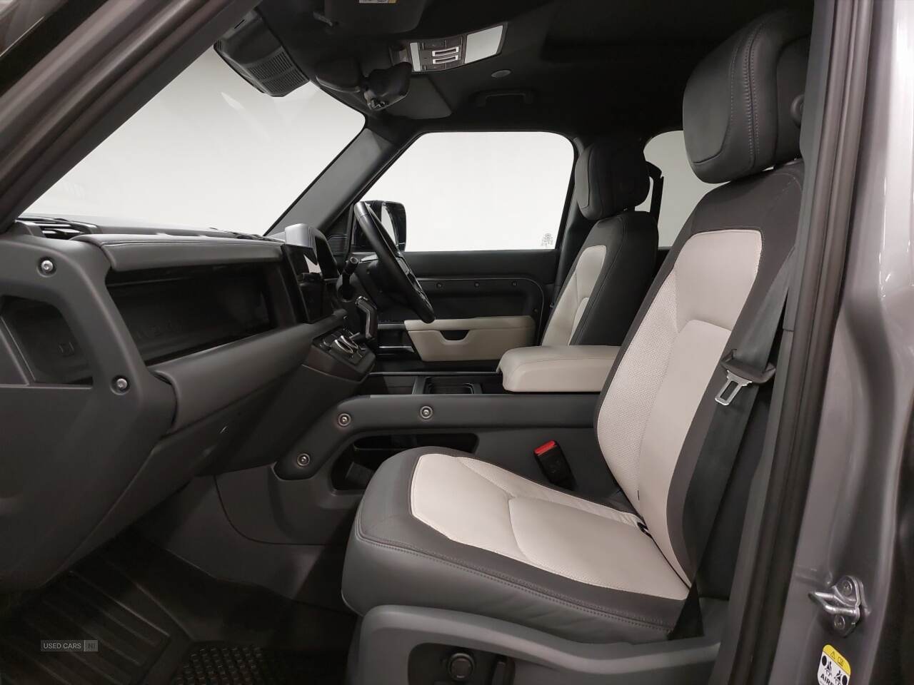Mar 2023 Land Rover Defender 3.0 D300 X-Dynamic HSE 110 5dr Auto