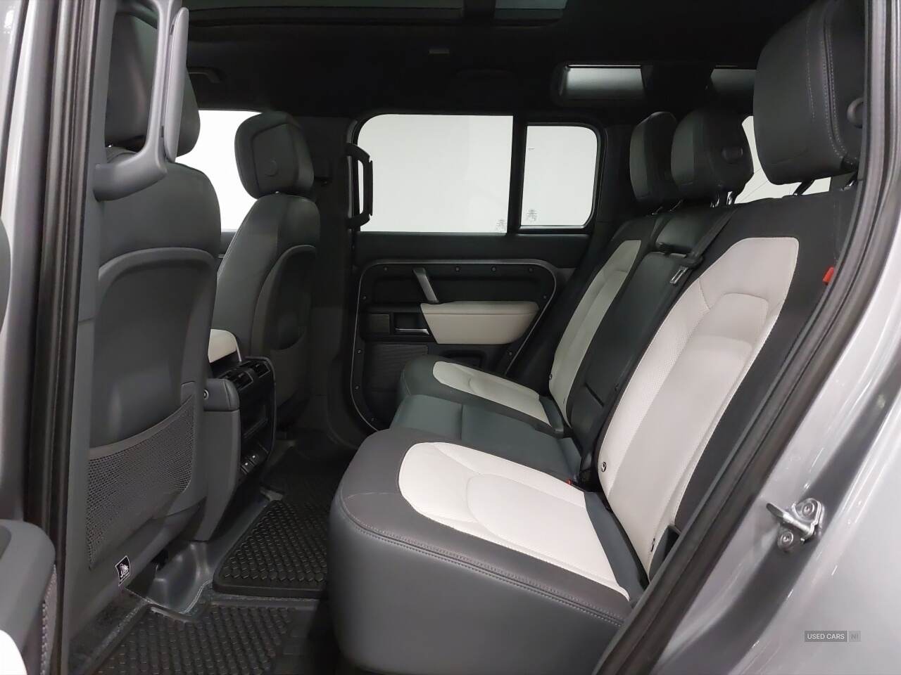 Mar 2023 Land Rover Defender 3.0 D300 X-Dynamic HSE 110 5dr Auto