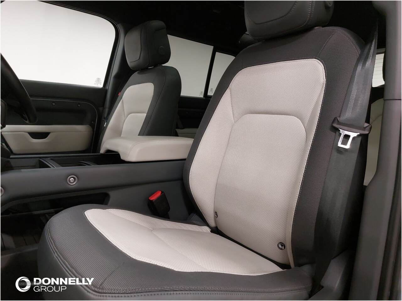 Mar 2023 Land Rover Defender 3.0 D300 X-Dynamic HSE 110 5dr Auto