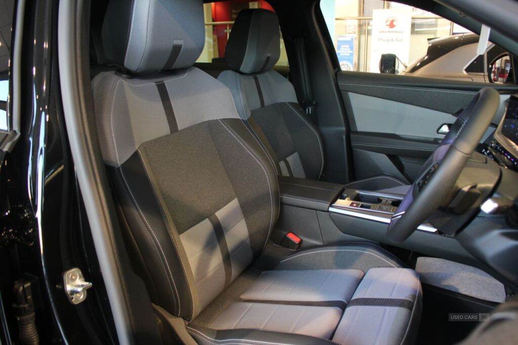 2025 Vauxhall Grandland Electric 157kW 73kWh GS Auto 5dr