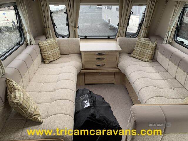 2017 Elddis Avante 840/6, 8' Wide Twin Axle Fixed Bed 6 Berth