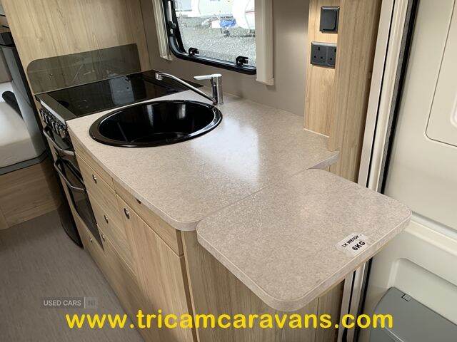 2017 Elddis Avante 840/6, 8' Wide Twin Axle Fixed Bed 6 Berth