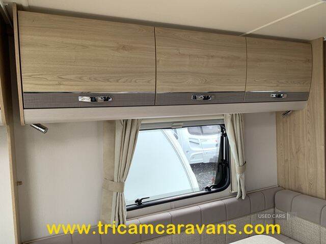 2017 Elddis Avante 840/6, 8' Wide Twin Axle Fixed Bed 6 Berth