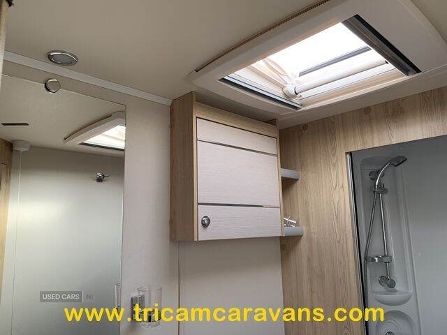 2017 Elddis Avante 840/6, 8' Wide Twin Axle Fixed Bed 6 Berth
