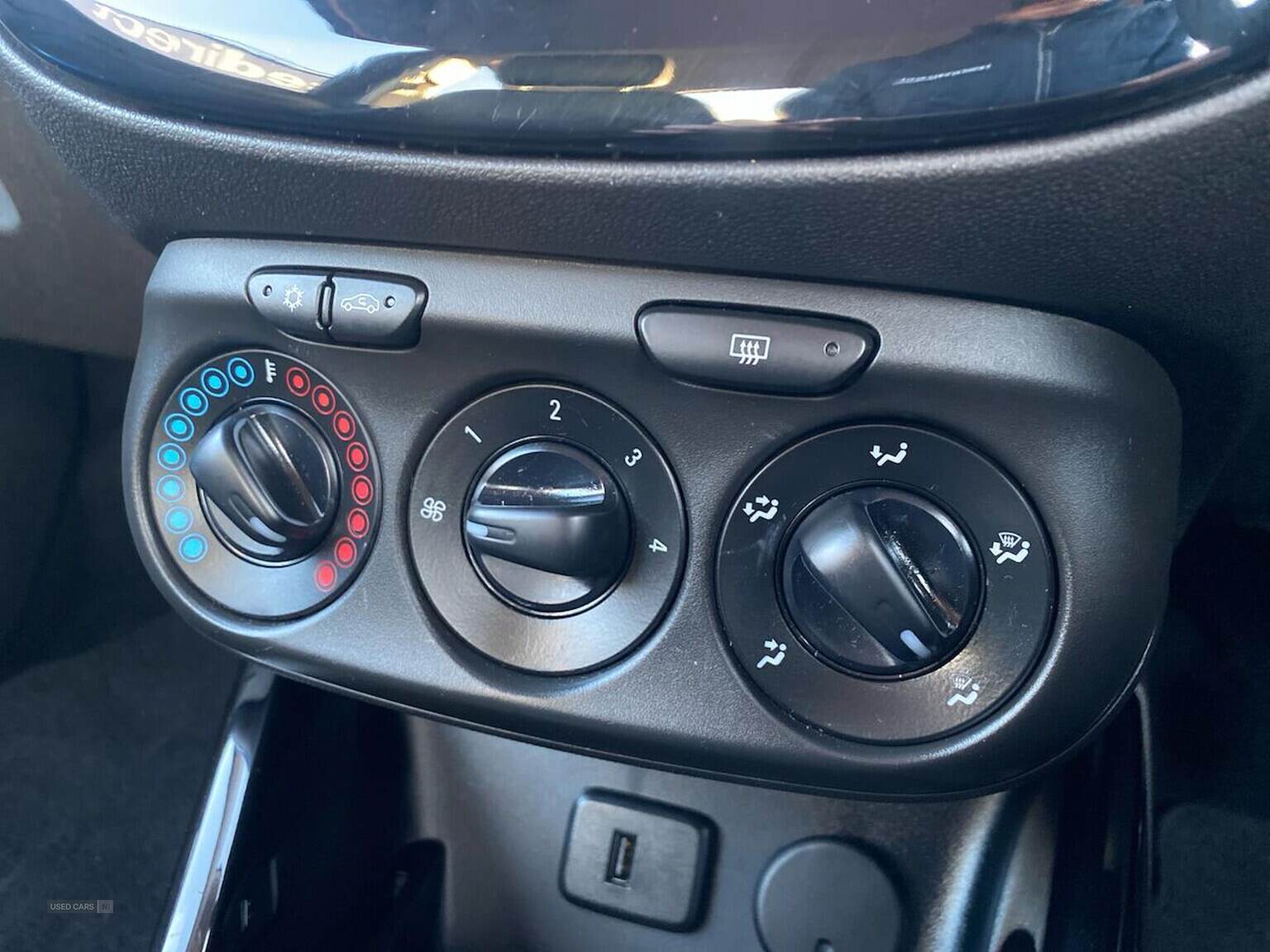 Jun 2019 Vauxhall Adam 1.2I Energised 3Dr