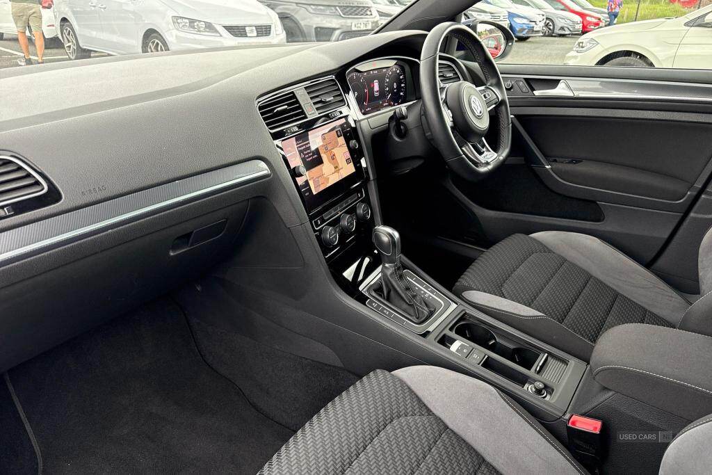 Aug 2018 Volkswagen Golf 2.0 TDI R-Line 5dr DSG