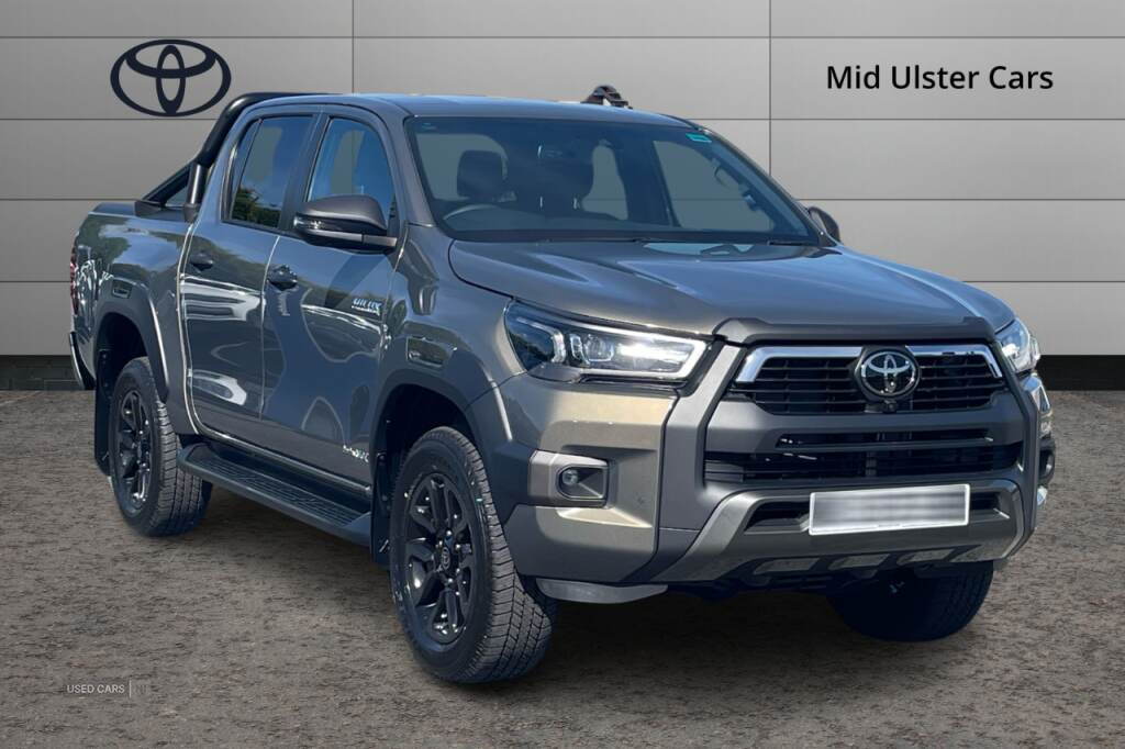 2025 Toyota Hilux Invincible 2.8 D-4D Auto