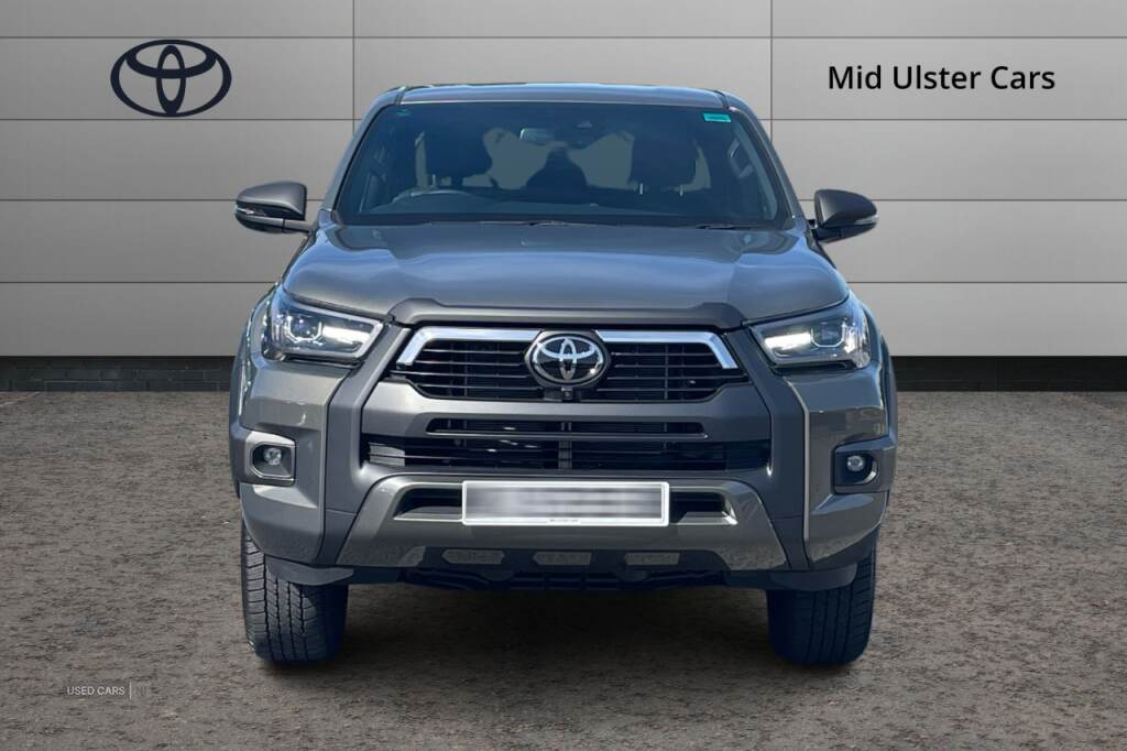 2025 Toyota Hilux Invincible 2.8 D-4D Auto