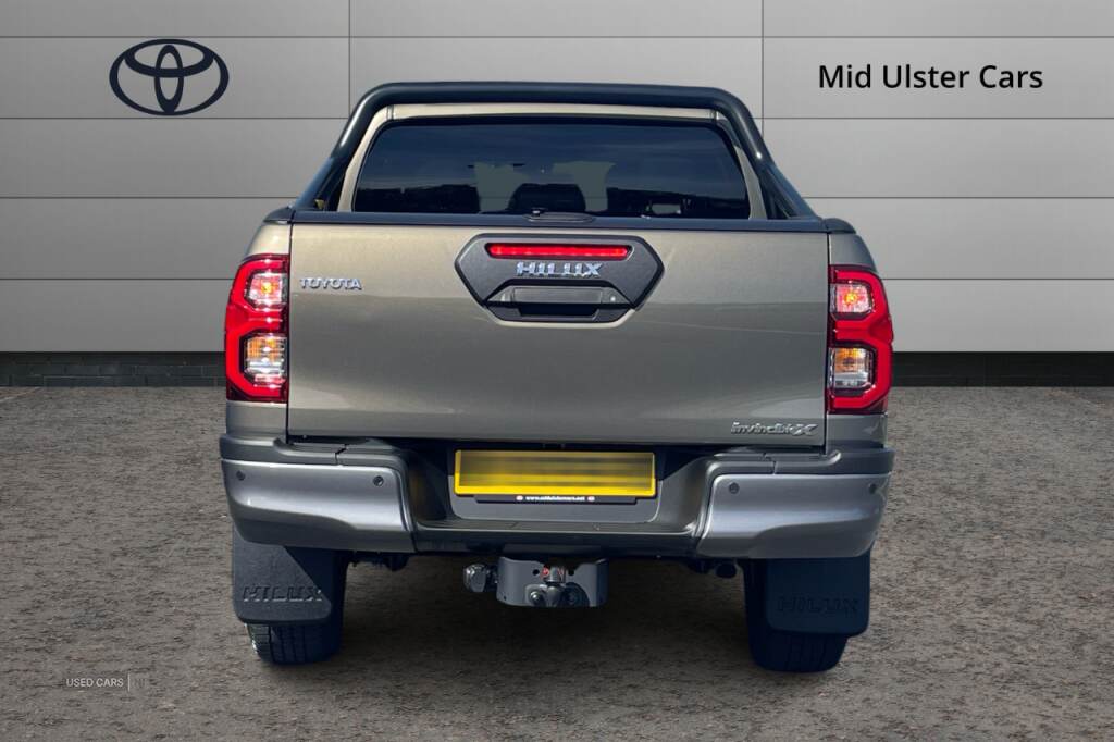 2025 Toyota Hilux Invincible 2.8 D-4D Auto