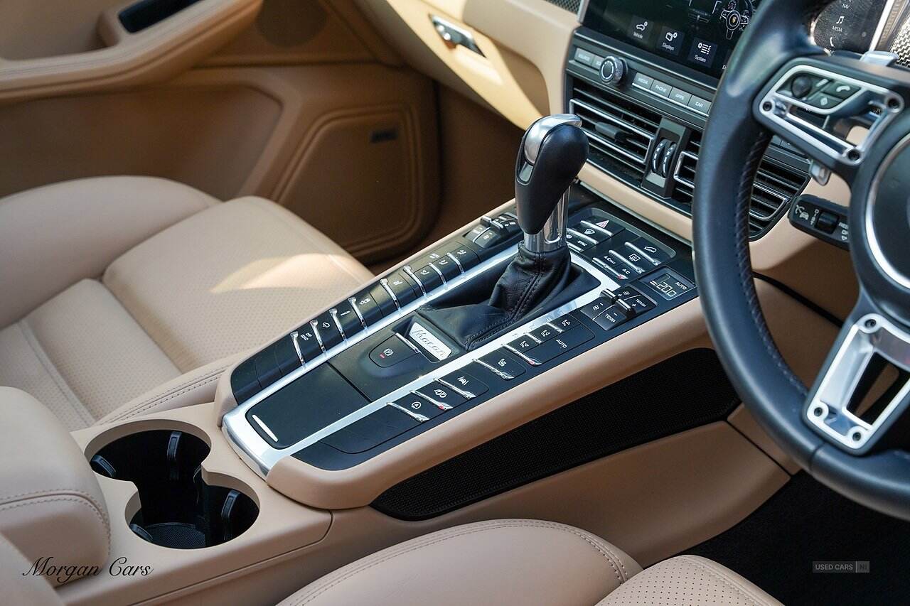Oct 2019 Porsche Macan Turbo 5dr PDK