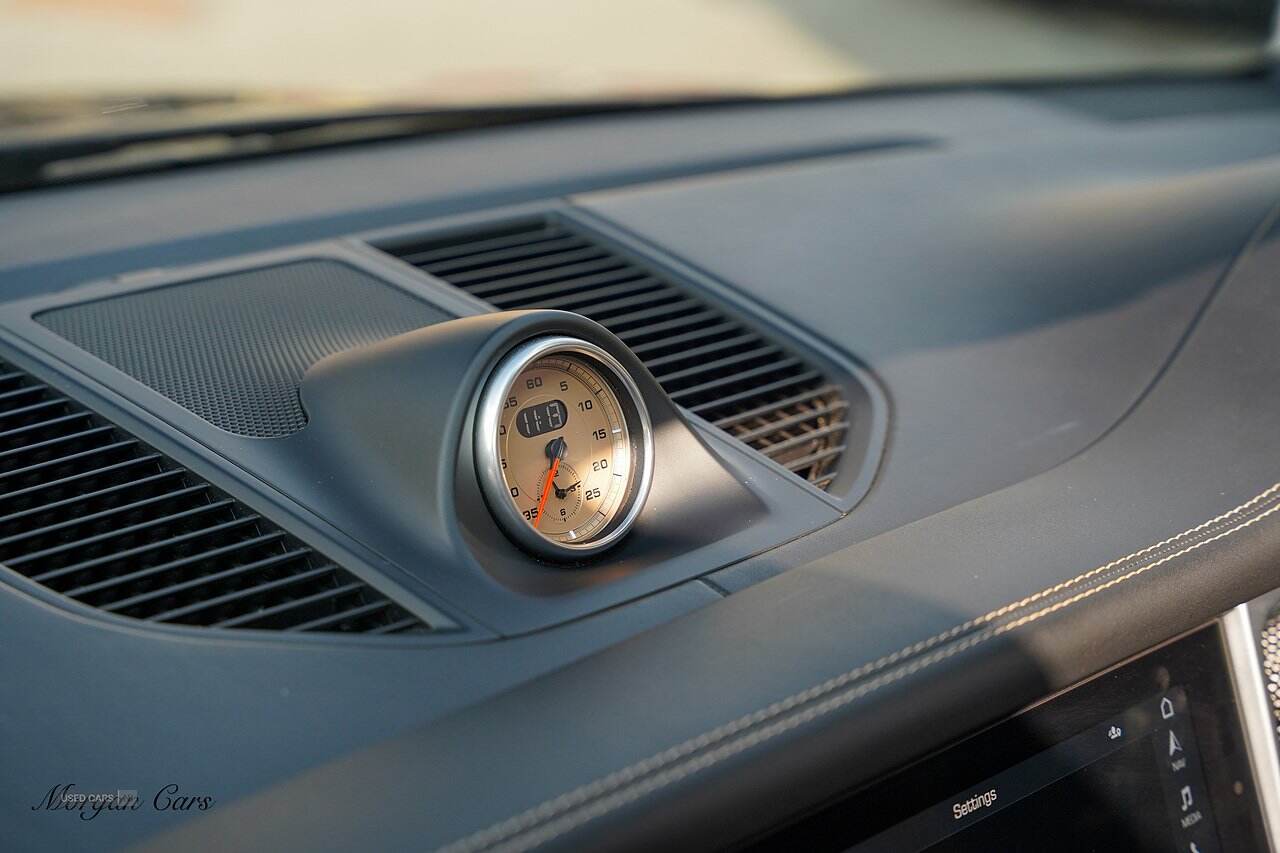 Oct 2019 Porsche Macan Turbo 5dr PDK