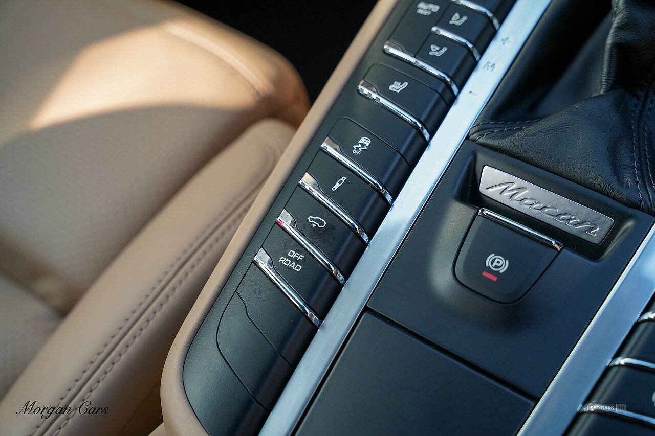 Oct 2019 Porsche Macan Turbo 5dr PDK
