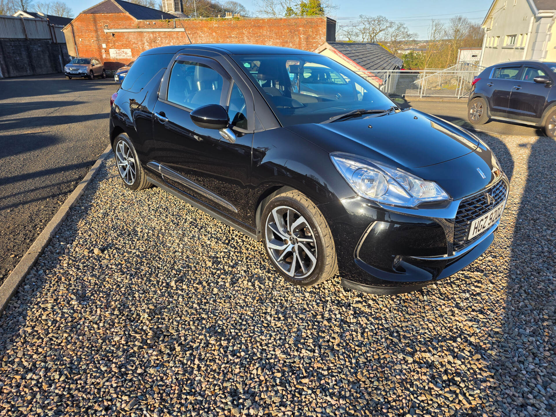 Nov 2017 DS 3 1.2 PureTech 82 Connected Chic 3dr