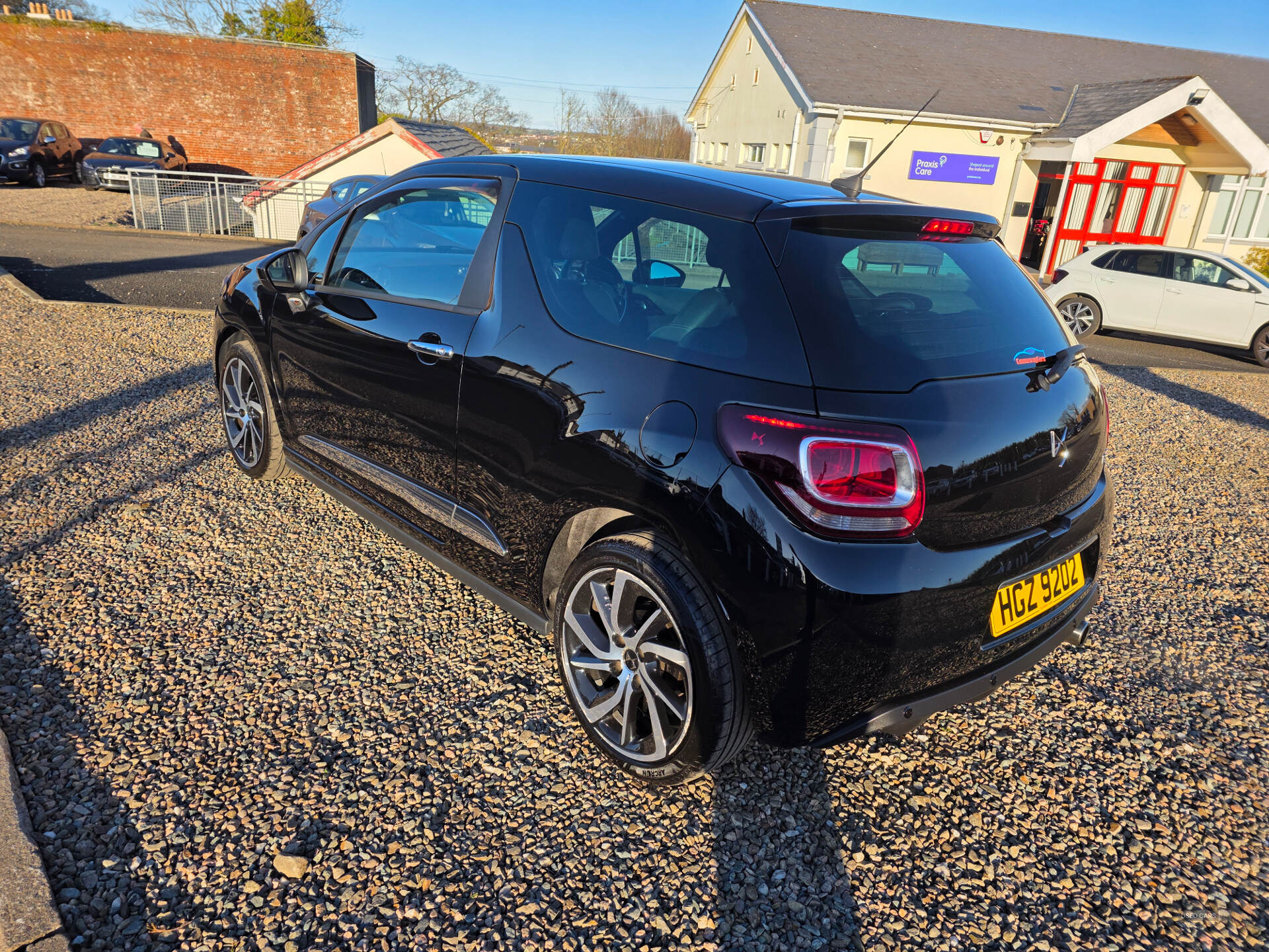 Nov 2017 DS 3 1.2 PureTech 82 Connected Chic 3dr