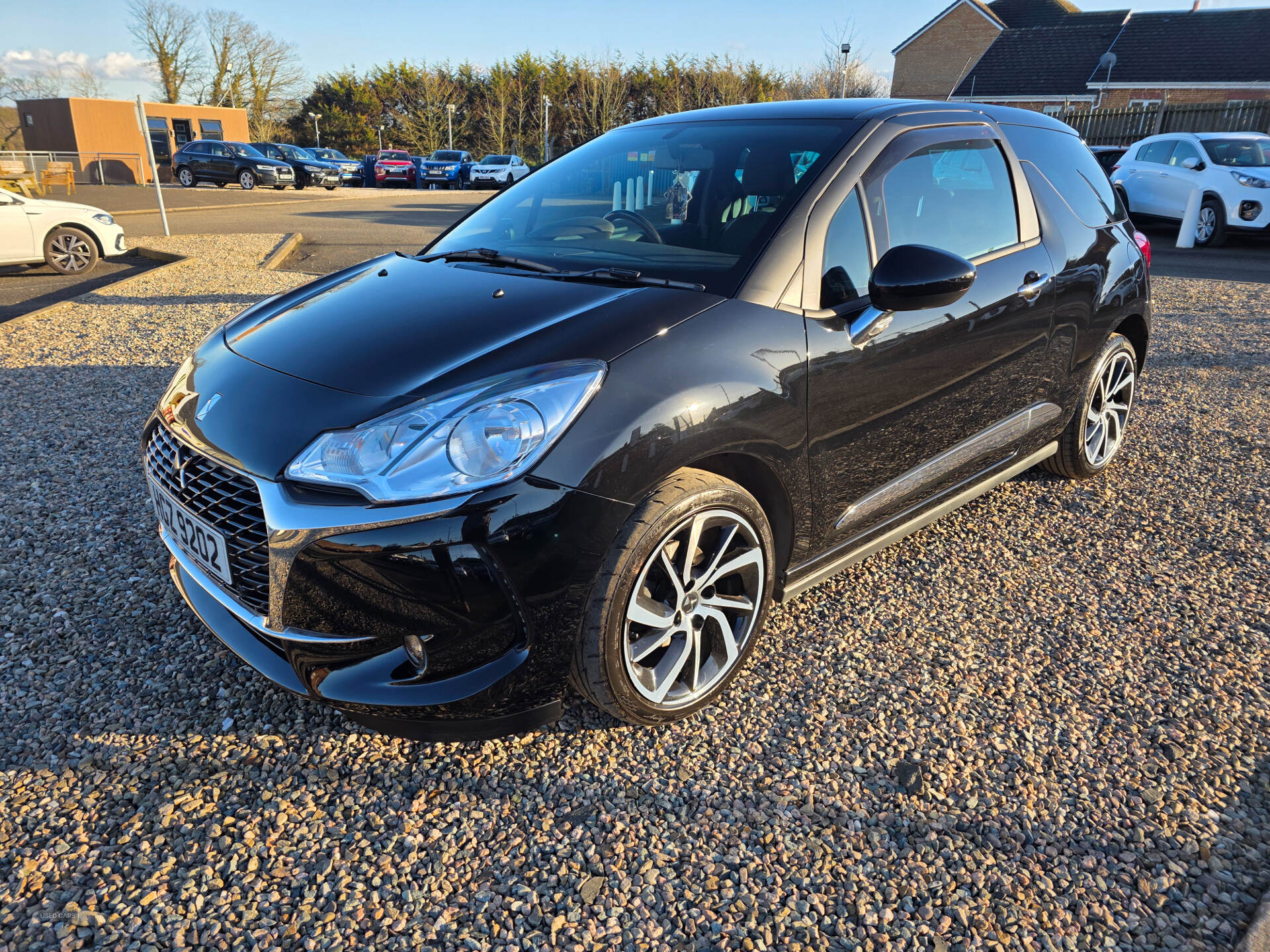 Nov 2017 DS 3 1.2 PureTech 82 Connected Chic 3dr