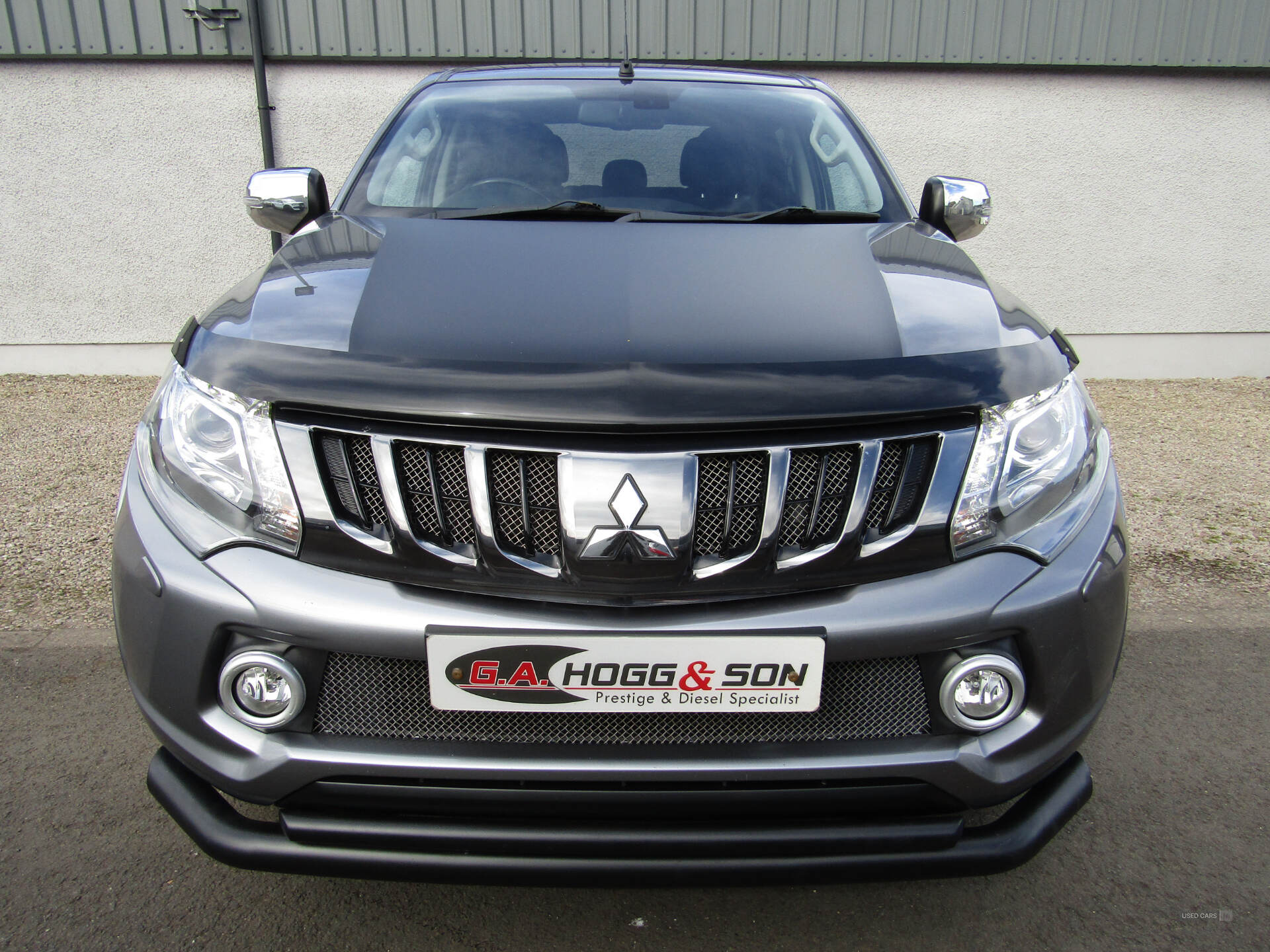Mar 2017 Mitsubishi L200 Double Cab DI-D 178 Barbarian 4WD Auto