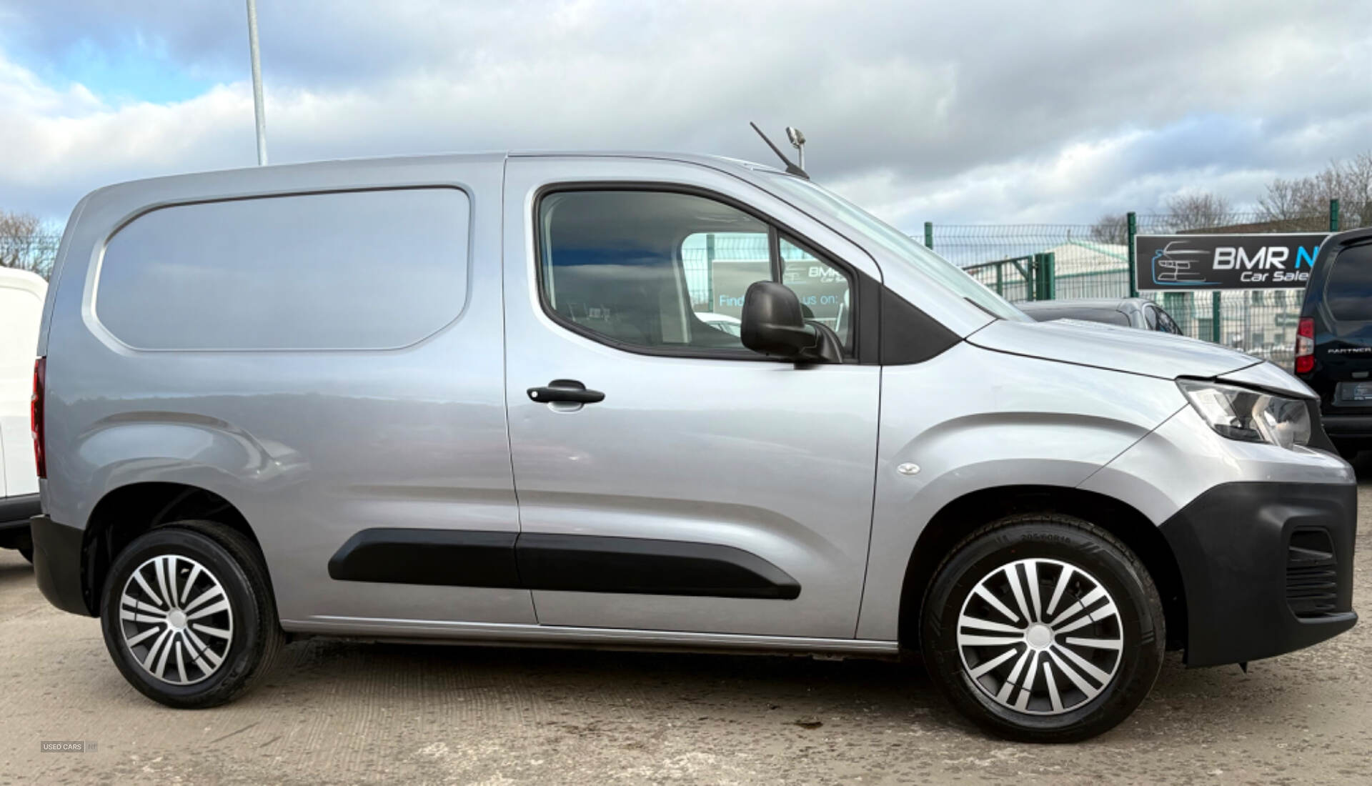 Jan 2021 Peugeot Partner 1000 1.5 BlueHDi 100 Professional Van