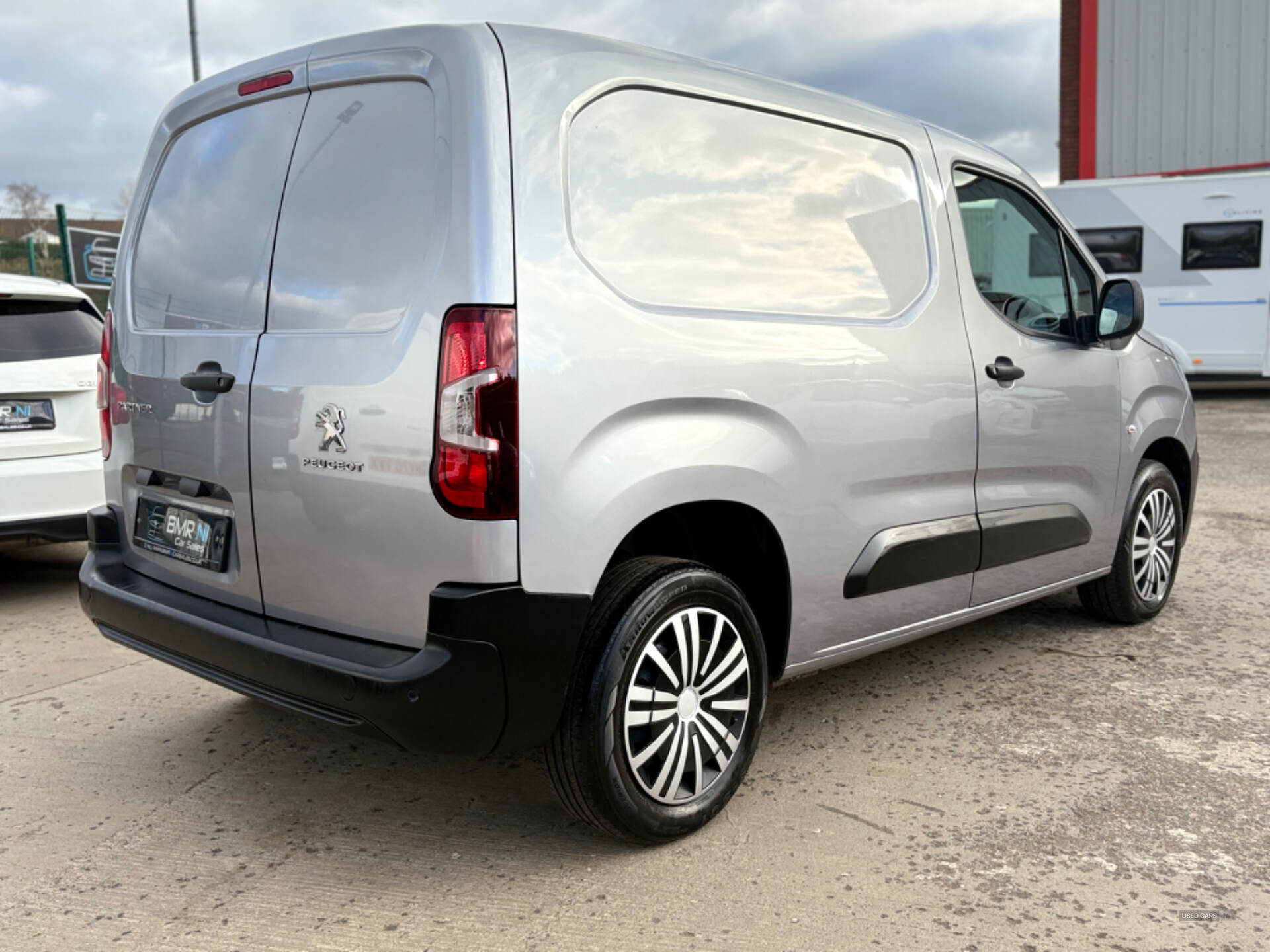 Jan 2021 Peugeot Partner 1000 1.5 BlueHDi 100 Professional Van