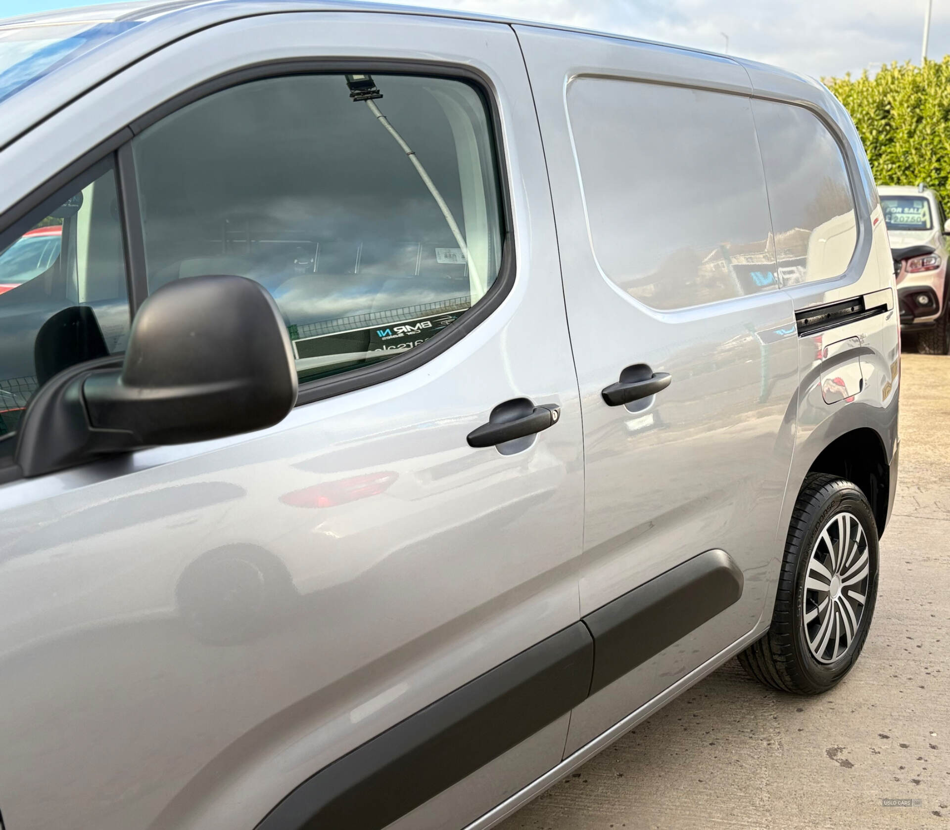 Jan 2021 Peugeot Partner 1000 1.5 BlueHDi 100 Professional Van