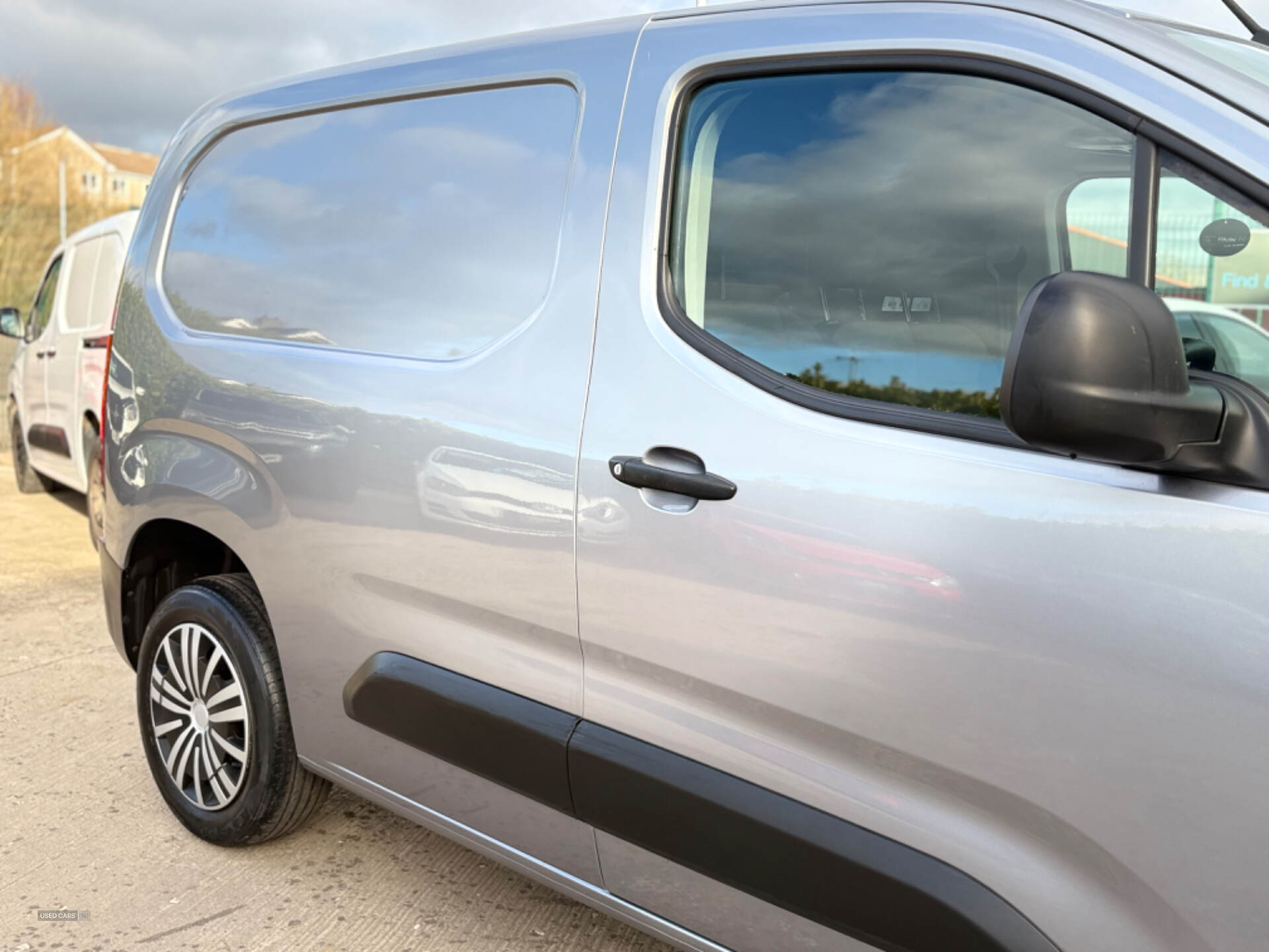 Jan 2021 Peugeot Partner 1000 1.5 BlueHDi 100 Professional Van