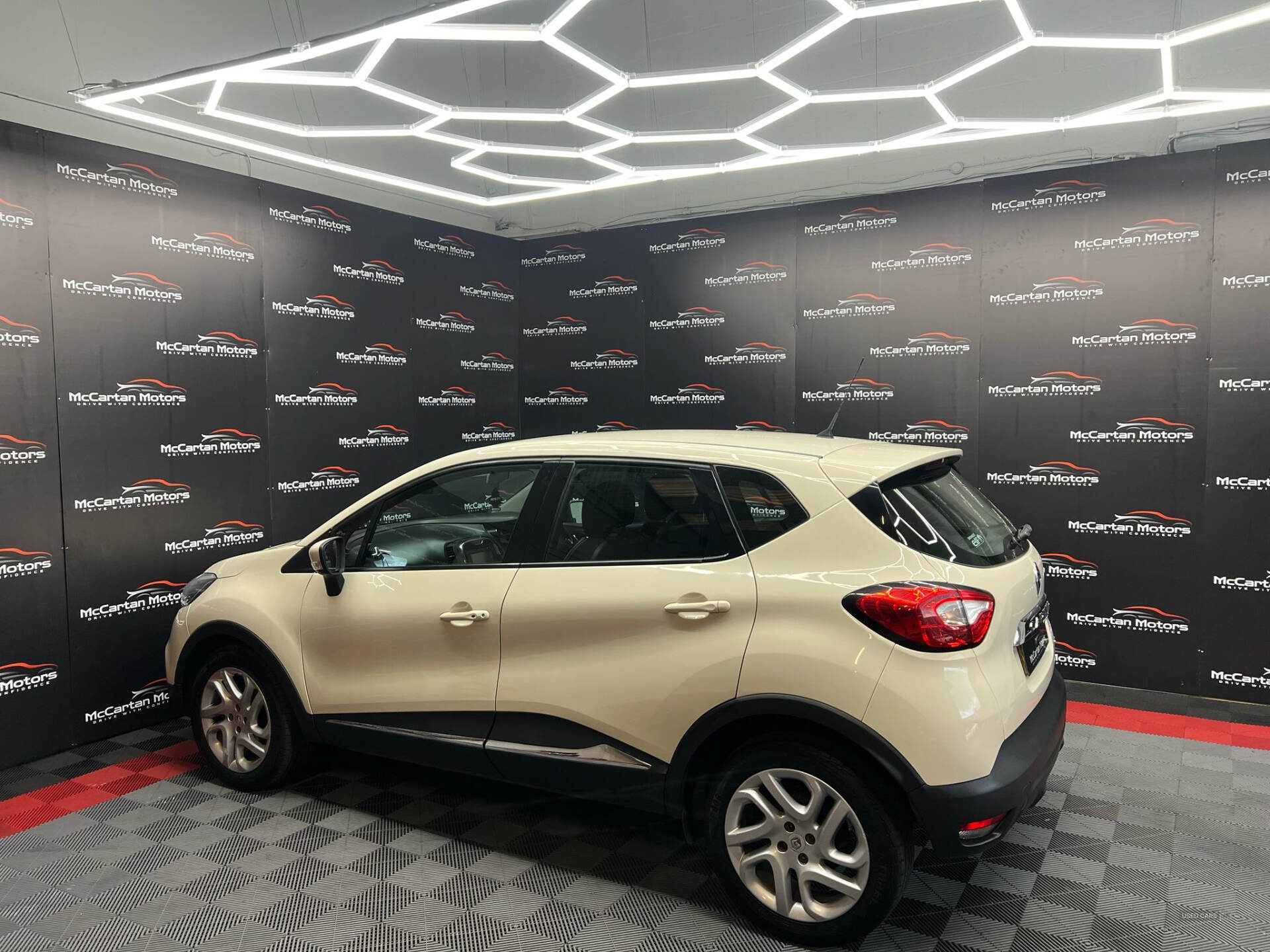 Mar 2014 Renault Captur 1.5 dCi 90 Dynamique MediaNav Energy 5dr