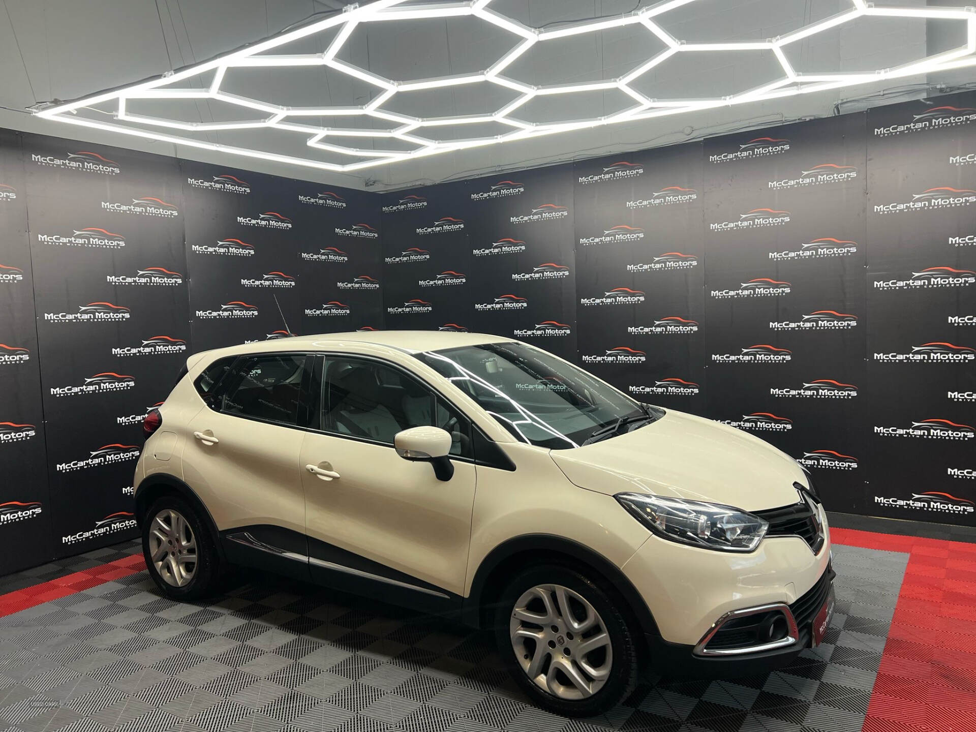 Mar 2014 Renault Captur 1.5 dCi 90 Dynamique MediaNav Energy 5dr