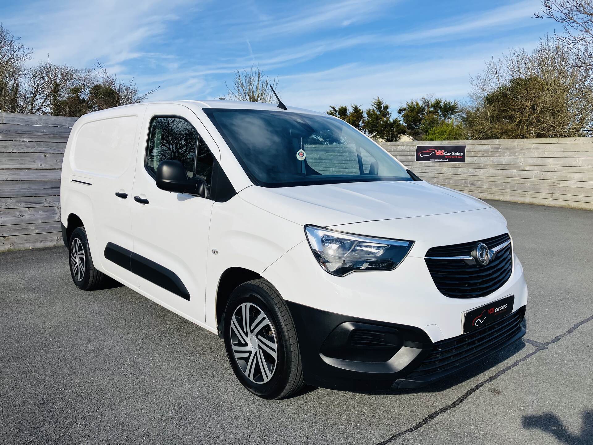 Oct 2020 Vauxhall Combo 2300 1.5 Turbo D 100ps H1 Edition Crew Van